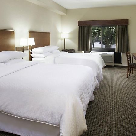 Four Points By Sheraton Fort Myers Airport Exteriör bild