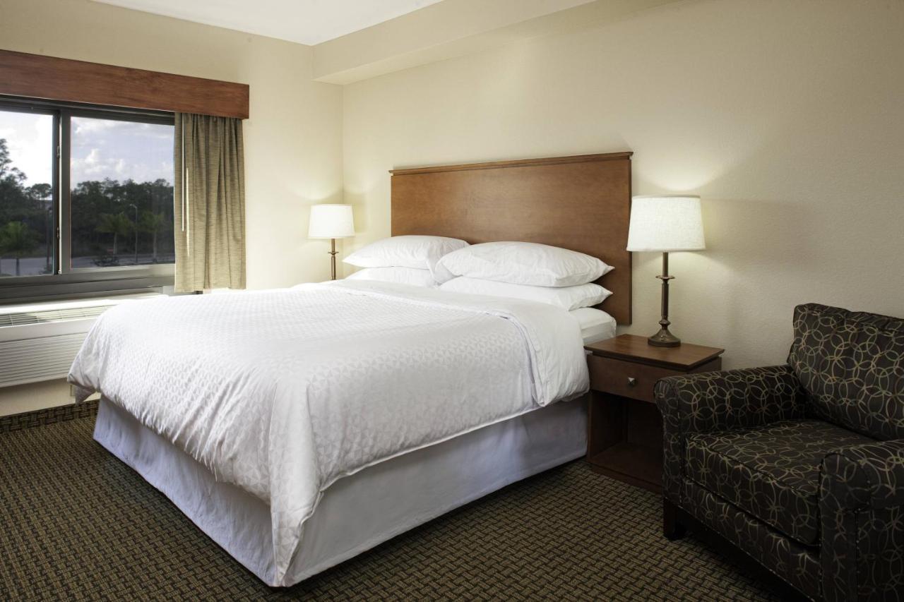 Four Points By Sheraton Fort Myers Airport Exteriör bild
